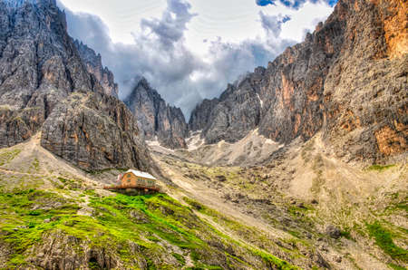 Refuge in the dolomites, alp hut, langkofel in south tyrol, val gardena. wonderful mountain world-の写真素材