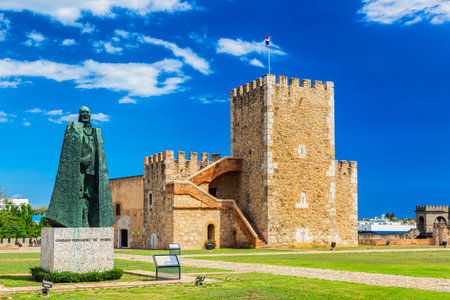 Old spanish Ozama fortress with monument statue of Gonzalo Fernandez de Oviedo in Santo Domingo, Dominican Republic.の写真素材