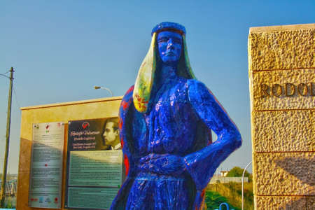 statue of rodolfo valentino in castellaneta (ta)のeditorial素材