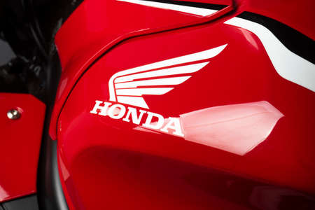 Sankt-Petesburg, Russia - August 2020: Logo on the red honda motorcycle, gas tank detailsのeditorial素材