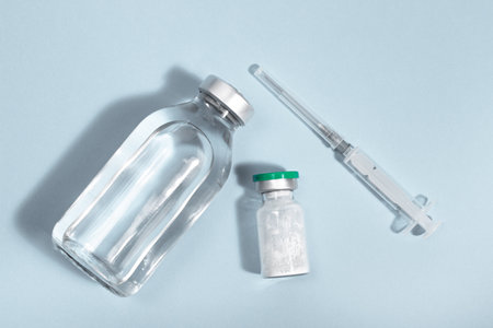 Antibiotic kit: powder, injection solution, syringe. Breeding for intramuscular and intravenous administration. Medications to treat infectious bacterial diseases.の写真素材