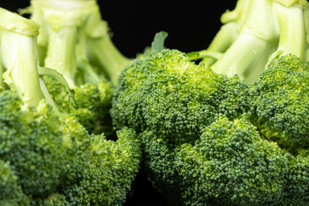 Close-Up View of Fresh Green Broccoli with Detailed Textureの写真素材