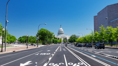 View of the United States Capitol Building from Pennsylvania Avenue with road markings, Washington, DCのeditorial素材