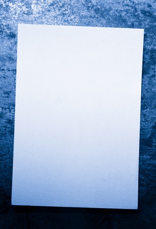 Blank card on rusty backgroundの写真素材