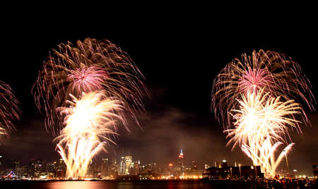 The 4th of July fireworks over the Hudson River west of Midtown Manhattanの写真素材