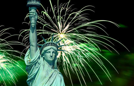 The Statue of Liberty and 4th of July fireworks
の写真素材