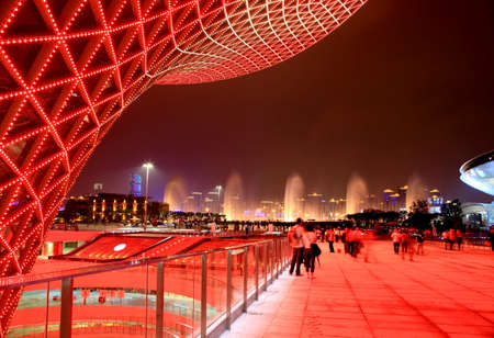 SHANGHAI - JUNE 10: The Expo Boulevard at the largest World Expo on June 10, 2010 in Shanghai China.のeditorial素材
