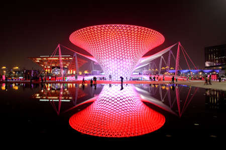 SHANGHAI - JUNE 10: The Expo Boulevard at the largest World Expo on June 10, 2010 in Shanghai China.のeditorial素材