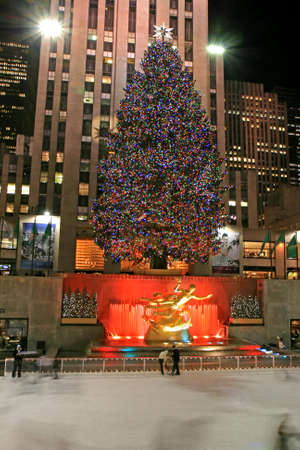 The Christmas decorations in The Rockefeller Center NYCのeditorial素材