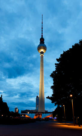 Berlin tv tower -  fernsehturm at night
のeditorial素材
