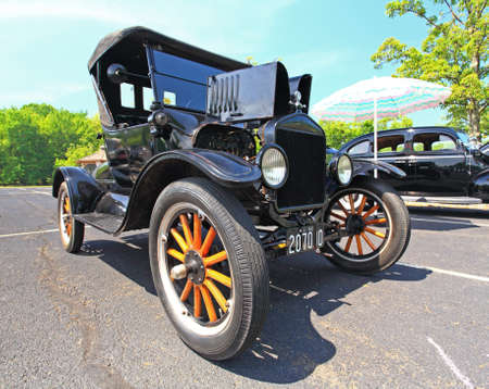 An antique car show in a small town in New Jersey  - a wide-angle viewのeditorial素材