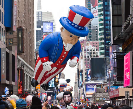 MANHATTAN - NOVEMBER 25 : cartoon character balloon passing Times Square at the Macy's Thanksgiving Day Parade November 25, 2010 in Manhattan.のeditorial素材