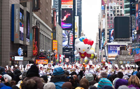MANHATTAN - NOVEMBER 25 : Hello Kitty character balloon passing Times Square at the Macy's Thanksgiving Day Parade November 25, 2010 in Manhattan.のeditorial素材