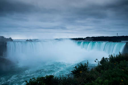 An image of the Niagara Falls from the Canadian side