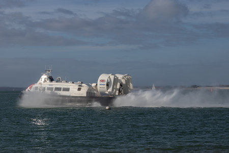 09/14/2019 Portsmouth, Hampshire, UK the Portsmouth to Ryde hover craft at sea on the solentのeditorial素材