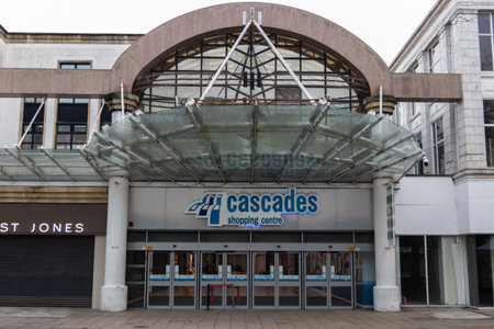 09/14/2019 Portsmouth, Hampshire, UK the front of cascades shopping centre in portsmouth UKのeditorial素材