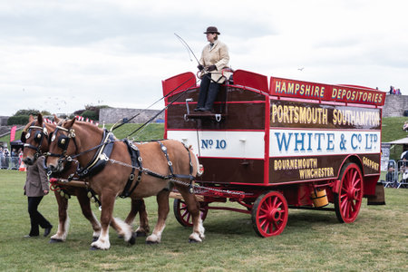 09/14/2019 Portsmouth, Hampshire, UK a traditional english horse drawn cart at an country showのeditorial素材
