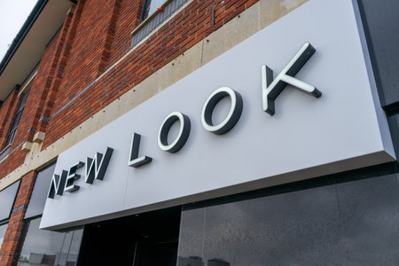 11/05/2019 Portsmouth, Hampshire, UK a new look sign on the exterior of a new look shopのeditorial素材