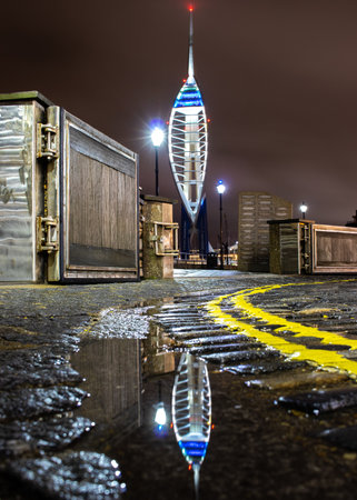09/14/2019 Portsmouth, Hampshire, UK The spinnaker tower in portsmouth from old portsmouth reflecting in water on the froundのeditorial素材