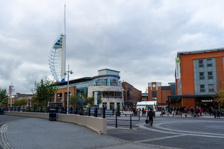 11/03/2019 Portsmouth, Hampshire, UK shoppers in Gunwharf quays outlet shopping centre in Portsmouthのeditorial素材