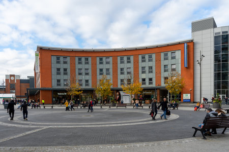 11/03/2019 Portsmouth, Hampshire, UK shoppers in Gunwharf quays outlet shopping centre in Portsmouthのeditorial素材
