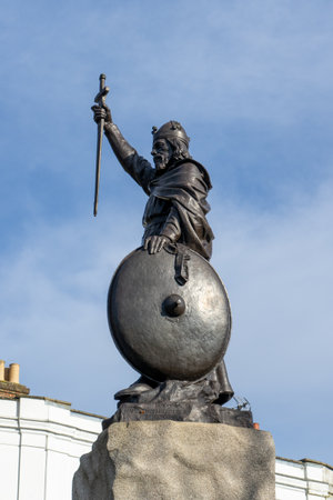 11/06/2019 Winchester, Hampshire, UK The statue of King Alfred In Winchester, Hampshire, UKのeditorial素材