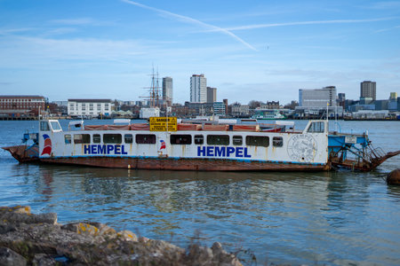 01/29/2020 Gosport, Hampshire, UK An old rust chain pulled ferry like the Torpoint ferry used from plymouth Torpoint in cornwallのeditorial素材