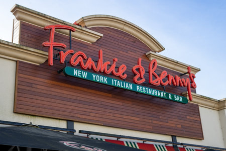 02/05/2020 Chichester, West sussex, UK The sign on the exterior of a Frankie and Benny's restaurantのeditorial素材