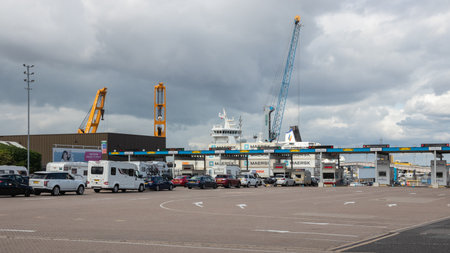 07/31/2019 Portsmouth, Hampshire, UK cars and caravans queued to enter the ferry at Portsmouth international ferry portのeditorial素材