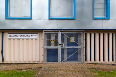 09/29/2020 Portsmouth, Hampshire, UK The locked entrance to a condemned block of flats, Leamington House Portsmouthのeditorial素材