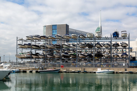 09/08/2020 Portsmouth, Hampshire, UK A dry stack for boat storage at the dock side in old Portsmouthのeditorial素材