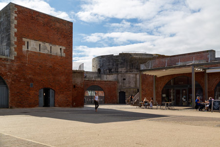09/08/2020 Portsmouth, Hampshire, UK The exterior of the round tower and the canteen restaurant at the Hot walls in Old portsmouth, Hampshireのeditorial素材