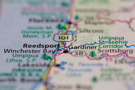 06-28-2021 Portsmouth, Hampshire, UK, Reedsport Oregon USA shown on a Geography map or road mapのeditorial素材