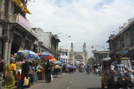 Street leading to Charminarのeditorial素材