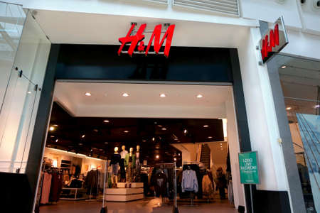 Basingstoke, UK - January 06 2017: Shop front of the H&M fashion store in Festival Place, Basingstokeのeditorial素材