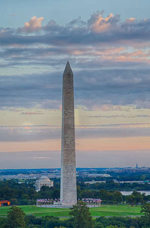 The Washingotn and Jefferson monuments as seen from a Washington, DC rooftop.のeditorial素材