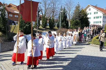 Oy-Mittelberg, Bayern, Deutschland, 14.04.2013, Pageant to the first holy communion