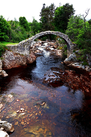 The Packhorse Bridge in Carrbridge is the oldest stone bridge in the Scottish highlandsの写真素材