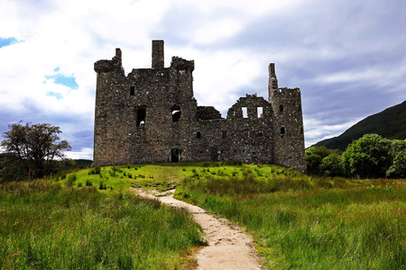 The ruins of Kilchurn Castle on Loch Awe in the Higlands of Scotlandのeditorial素材