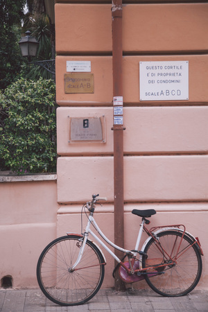 bicycle in streets of Romeのeditorial素材