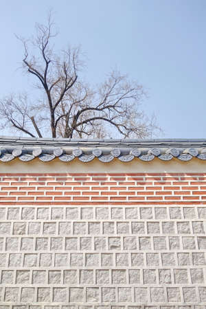 Roof detail of Gyeongbokgung palace in Seoul, Koreaのeditorial素材