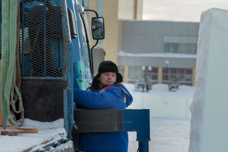 The hydraulic manipulator driver focuses on crane control