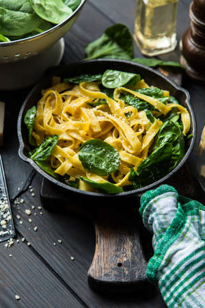 Spinach tagliatelle pastaの写真素材