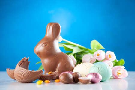 Easter chocolate bunny and eggsの写真素材