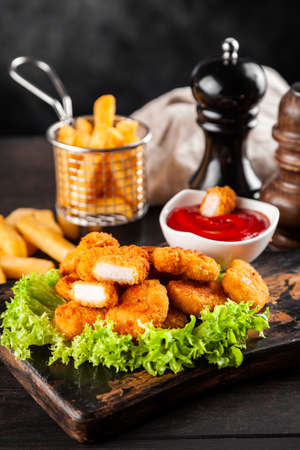 Crispy chicken nuggetsの写真素材