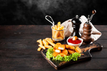 Crispy chicken nuggetsの写真素材