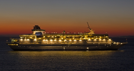 sunset cruise shipの写真素材
