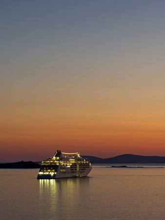 sunset cruise shipの写真素材