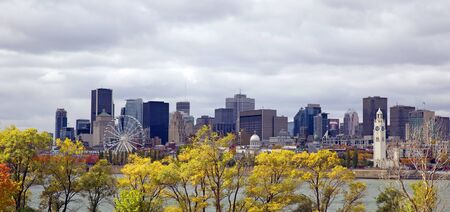 Montreal skyline taken in the dayの写真素材