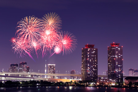 Fireworks celebrating over Odaiba, Tokyo cityscape at night, Japanのeditorial素材